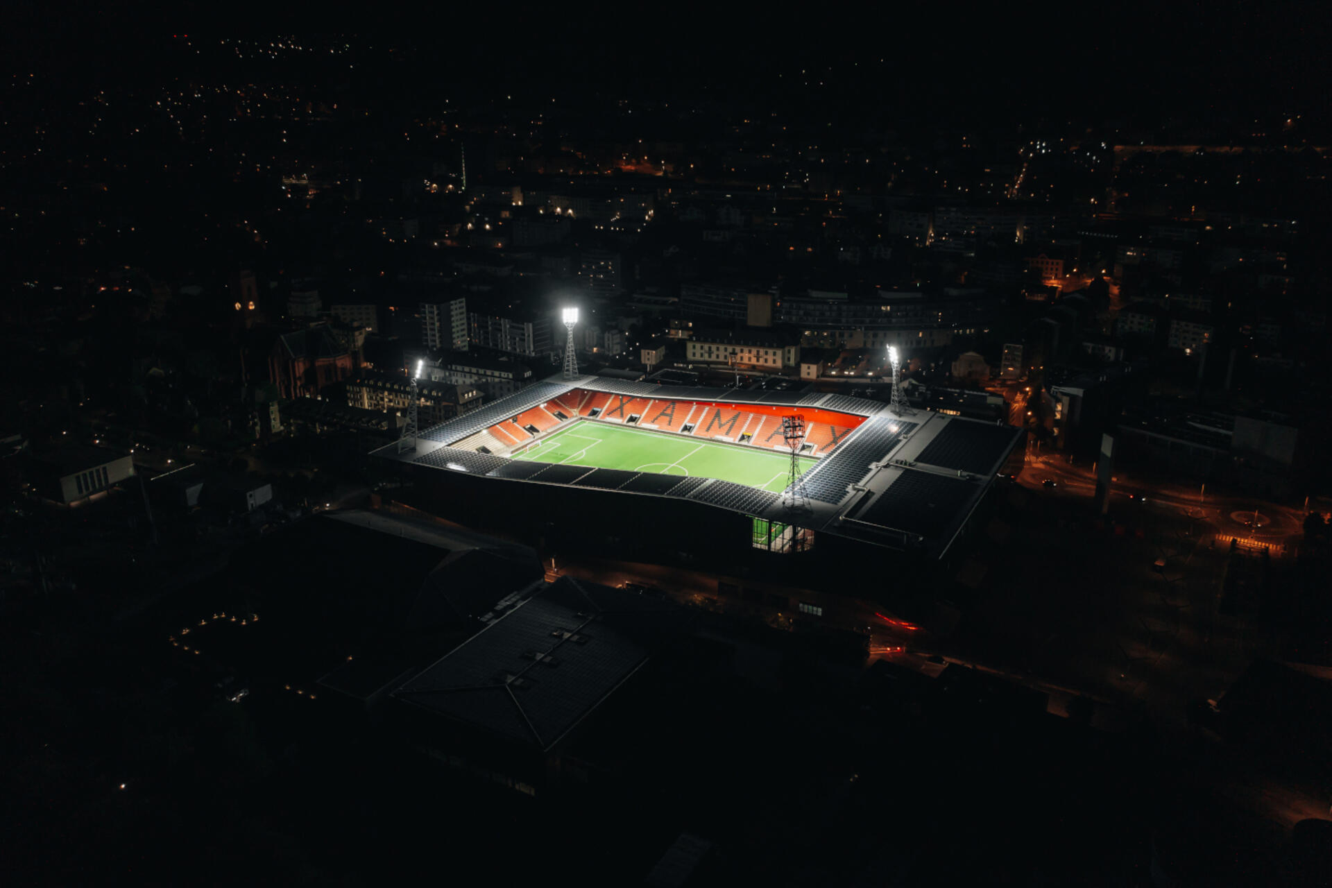 Stade_Maladiere_Projecteur_sportif__UEFA_Briteline